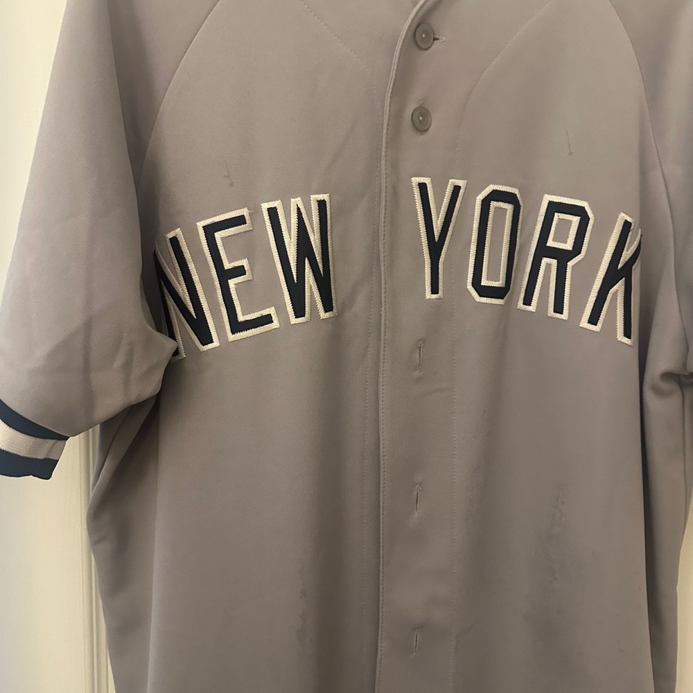 Majestic Gray Yankees Jersey Shirt Size L  #25